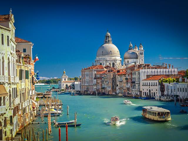 MSC LIRICA | MSC CRUISES - Montenegro, Grecia, Italia